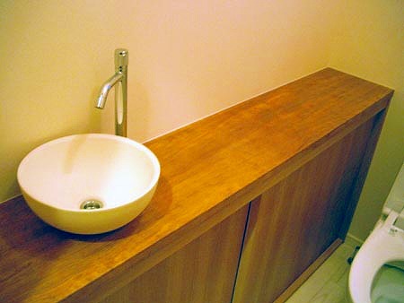 トイレ洗面カウンター　木製家具　八女市　有限会社井上製作所